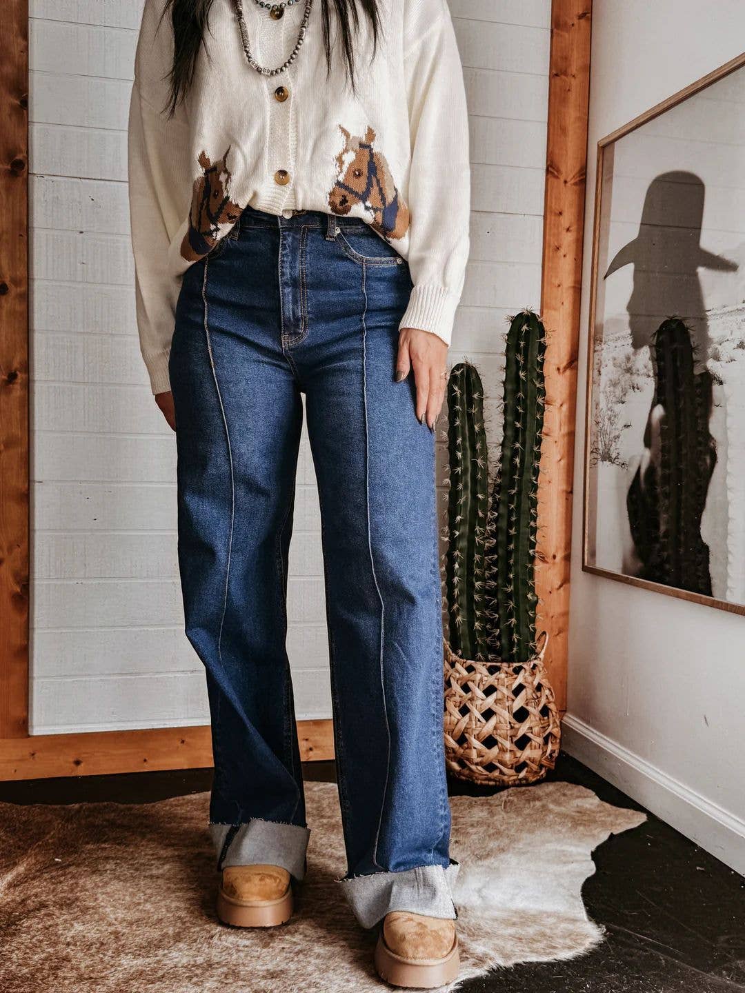Women Retro Turn-Up Hem Wide-Leg Front Seam Jeans