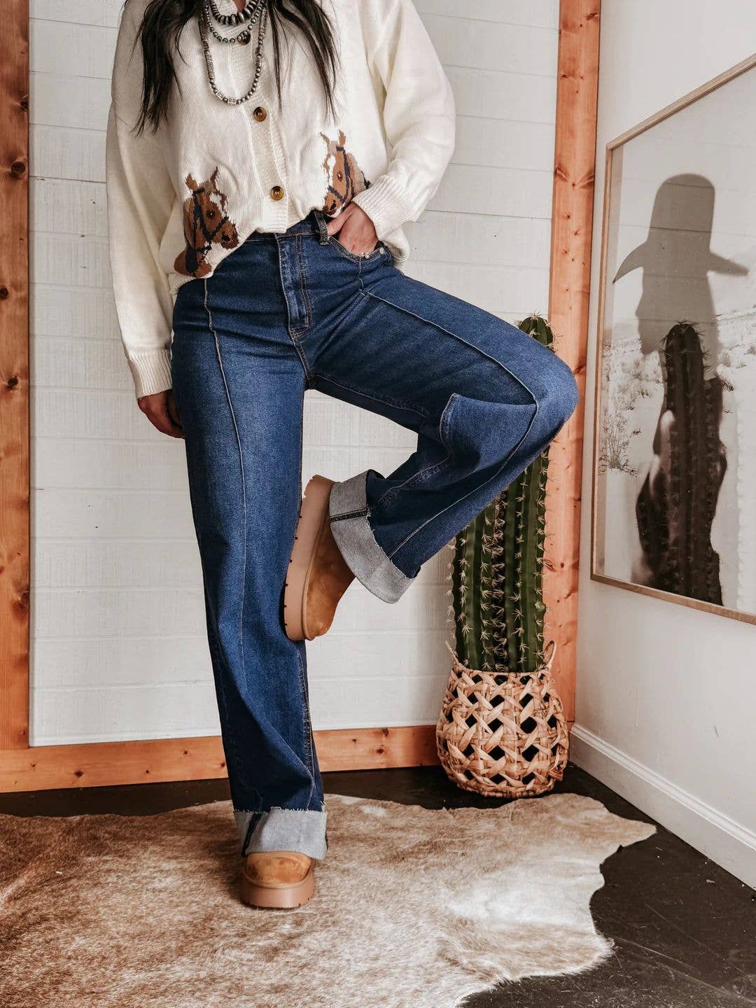 Women Retro Turn-Up Hem Wide-Leg Front Seam Jeans